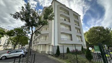Appartement à louer 745 € 3 pièces 2 chambres 62 m² Étage 1/3 Fiacre-Chenault Orléans 45100
