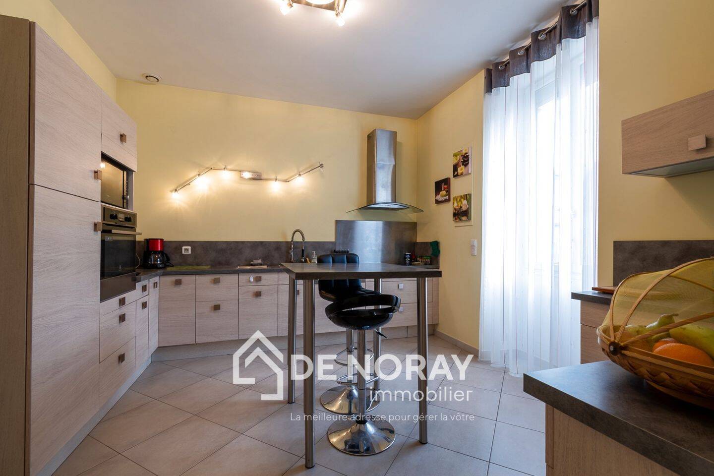 Maison à vendre, 145m², NEUVY LE ROI