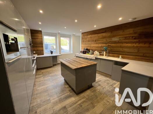 Maison à vendre 299 900 € 5 pièces 3 chambres 286 m² 1 300 m² de terrain Arinthod 39240