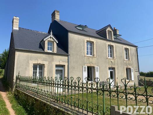 Maison à vendre 399 900 € 8 pièces 4 chambres 167 m² 4 420 m² de terrain Quettehou 50630