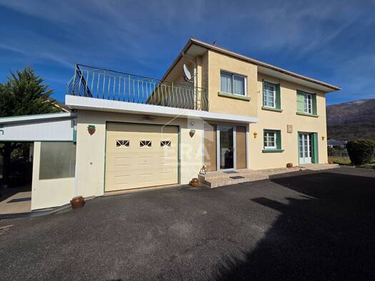 Maison de plain-pied à vendre 299 500 € 6 pièces 4 chambres 151 m² 1 116 m² de terrain Argelès-Gazost 65400