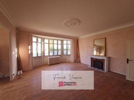 Maison à vendre 299 000 € 8 pièces 4 chambres 212 m² 1 150 m² de terrain Le Grand Fief Les Herbiers 85500