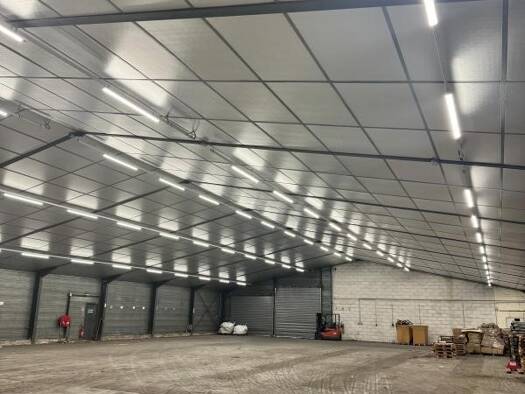 Entrepôt à vendre 549 000 € 2 850 m² d'espace de stockage L'Omelon-La Belle Étoile Châteauroux 36000