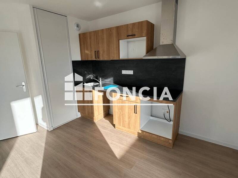 Maison à louer, 64m², TRELAZE