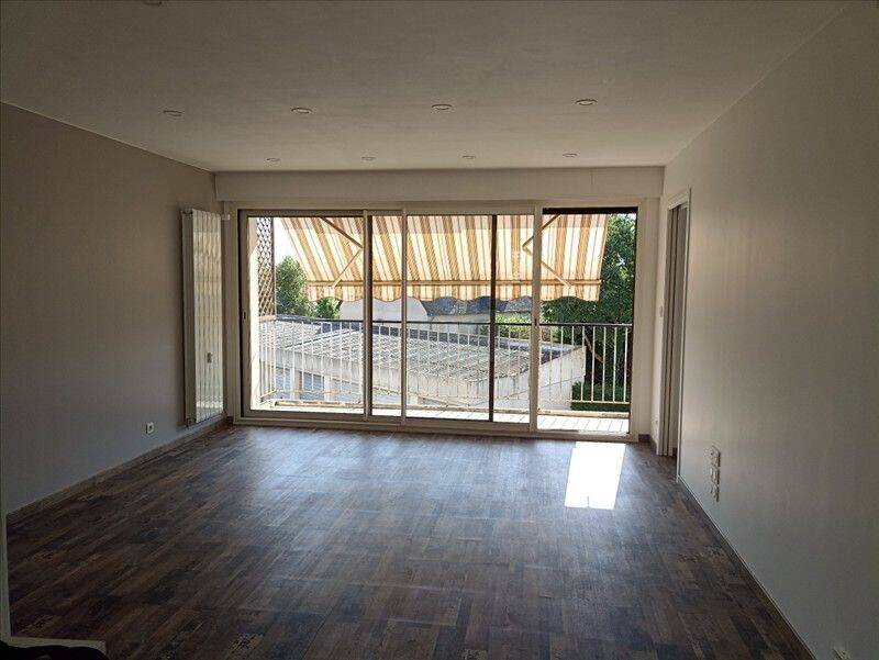 Appartement - 1er étage - 64,61 m2 - 4 pièces - Non meublé — 1