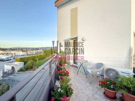 Duplex à vendre 349 000 € 4 pièces 3 chambres 90 m² Étage 2/2 Velorgues-Petit Palais L'Isle-sur-la-Sorgue 84800