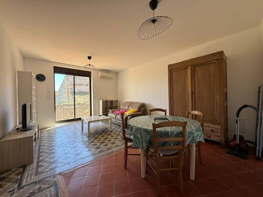 Appartement à louer 775 € 2 pièces 1 chambre 47 m² RDC Tavel 30126