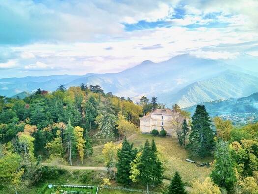 Château à vendre 1 360 000 € 12 pièces 8 chambres 800 m² 30 000 m² de terrain Corte 20250