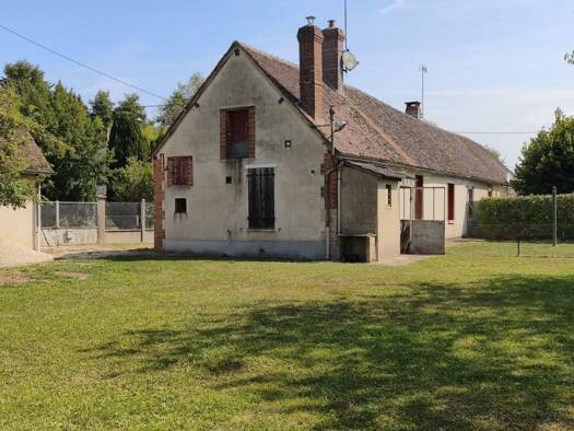 Maison de plain-pied à vendre 60 000 € 2 pièces 1 chambre 69 m² 1 100 m² de terrain Chantecoq 45320