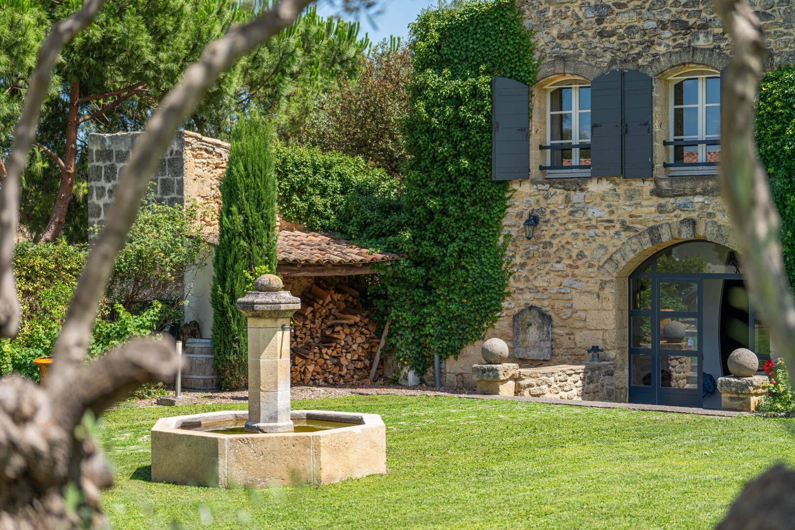 Maison à vendre, 460m², GALLARGUES LE MONTUEUX