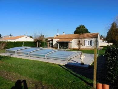 Maison en viager Bouquet 71 750 € 5 pièces 3 chambres 90 m² 1 600 m² de terrain Guitinières 17500