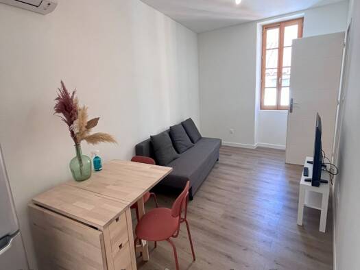 Appartement à louer 702 € 2 pièces 1 chambre 34,6 m² Étage 1/2 Martigues 13500