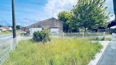 Maison à louer 680 € 2 pièces 1 chambre 47 m² 87 m² de terrain Pugnac 33710