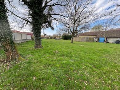 Terrain constructible à vendre 69 500 € 735 m² de terrain Polliat 01310