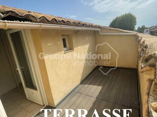 Appartement à louer 580 € 3 pièces 2 chambres 48 m² RDC Piolenc 84420