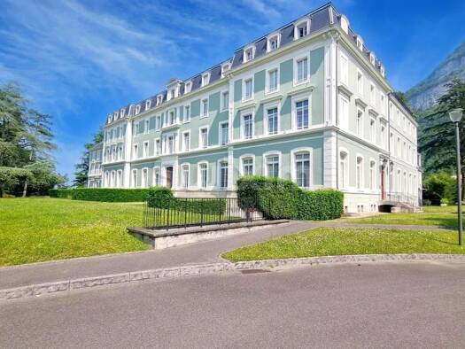 Appartement à vendre 500 000 € 4 pièces 2 chambres 125 m² 3 étages Étrembières 74100