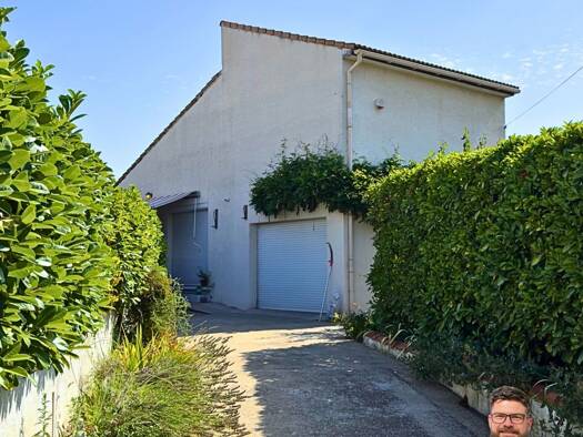 Maison de plain-pied à vendre 312 000 € 5 pièces 4 chambres 137 m² 548 m² de terrain Centre Périphérique Saint-Gilles 30800