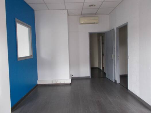 Local commercial à louer 950 € 75 m² de surface de vente Centre Ville Montauban 82000