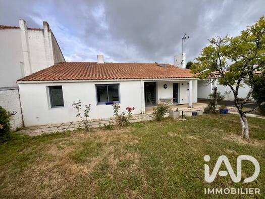 Maison de plain-pied à vendre 330 000 € 4 pièces 2 chambres 121 m² 442 m² de terrain Soullans Challans 85300
