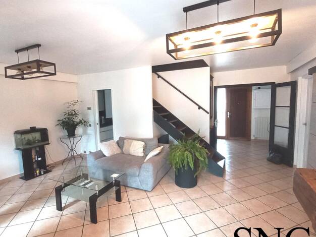 Maison à vendre 419 000 € 5 pièces 4 chambres 119,3 m² 270 m² de terrain Avenue de Marseille-Liourat Vitrolles 13127