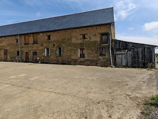 Maison à vendre 240 000 € 3 pièces 2 chambres 200 m² 12 465 m² de terrain Irodouër 35850