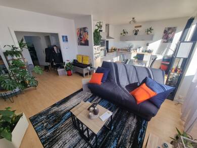 Appartement à vendre 110 000 € 3 pièces 2 chambres 68,6 m² Dernier étage, Étage 3/3 Vals-Près-le-Puy 43750