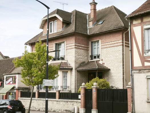 Maison à vendre 335 000 € 7 pièces 5 chambres 160 m² 272 m² de terrain Pont-Sainte-Marie 10150