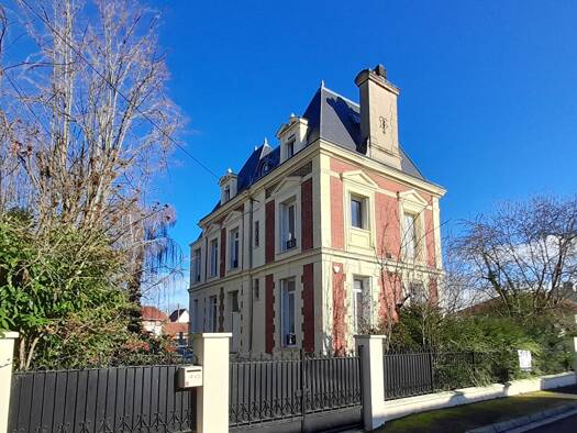 Maison à vendre 1 250 000 € 10 pièces 6 chambres 284 m² 850 m² de terrain Poirier Baron Sannois 95110