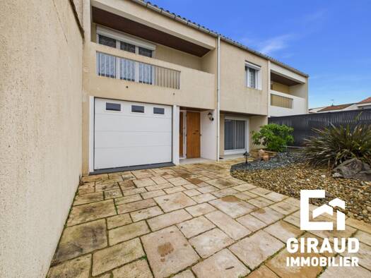 Maison à vendre 177 650 € 7 pièces 4 chambres 112,5 m² Fontenay-le-Comte 85200