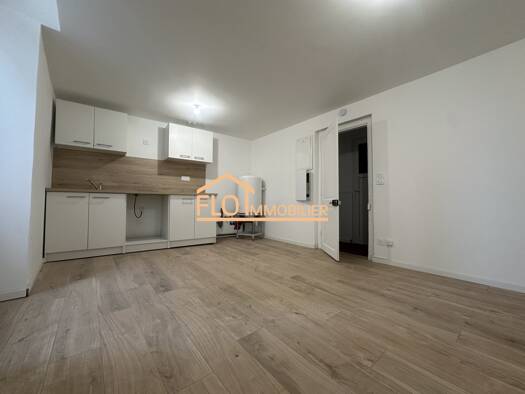 Appartement à louer 560 € 3 pièces 1 chambre 39 m² Étage 1/2 Bessan 34550