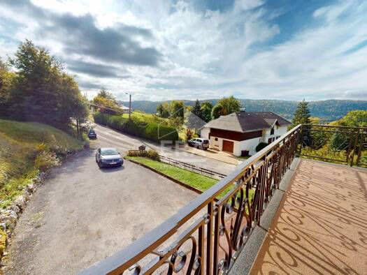 Maison à vendre 285 000 € 6 pièces 5 chambres 182 m² 3 000 m² de terrain Plateau d'Hauteville 01110