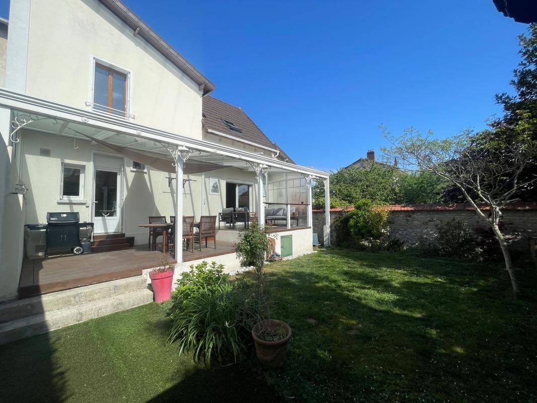 Maison à vendre, 106m², SAINT MAUR DES FOSSES