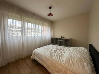 Appartement à louer 590 € 6 pièces 5 chambres 106,3 m² 2ème étage Le Parc Guyancourt 78280
