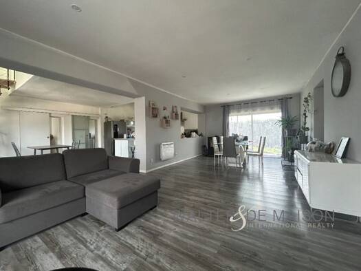 Maison à vendre 295 000 € 8 pièces 5 chambres 265 m² 1 220 m² de terrain Sornay 71500