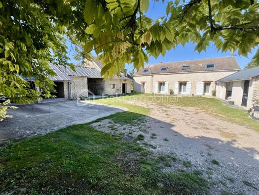 Ferme à vendre 329 000 € 6 pièces 3 chambres 143 m² 1 140 m² de terrain Bazoches-les-Gallerandes 45480