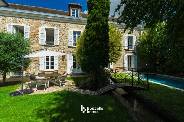 Maison à vendre 950 000 € 10 pièces 6 chambres 475 m² 539 m² de terrain Maincy 77950