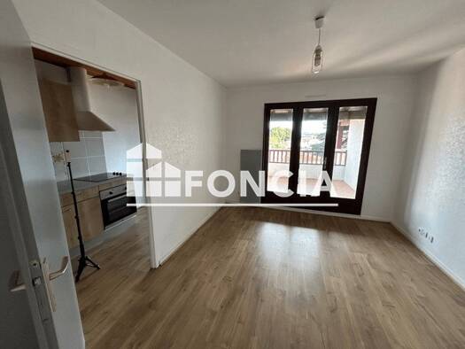 Appartement à louer 430 € 1 pièce 26,3 m² Étage 3/3 dès le 06/05/2026 Bourg Neuf Mont-de-Marsan 40000