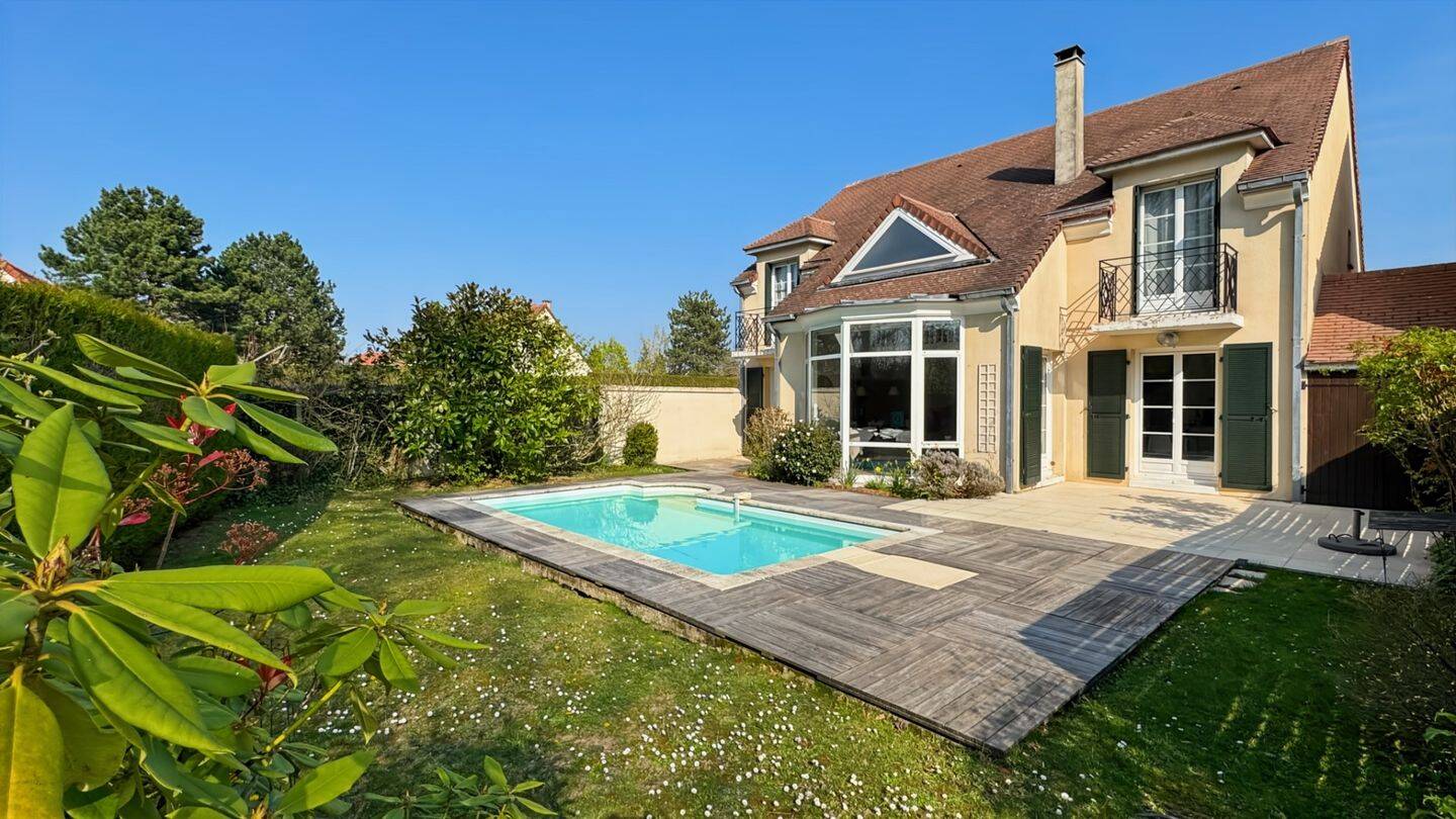 Maison à vendre, 180m², SAINT NOM LA BRETECHE