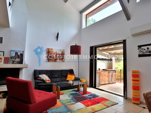 Maison à vendre 550 000 € 5 pièces 3 chambres 135 m² 317 m² de terrain Roussillon 84220