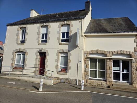 Maison à vendre 281 000 € 12 pièces 6 chambres 176 m² Neulliac 56300