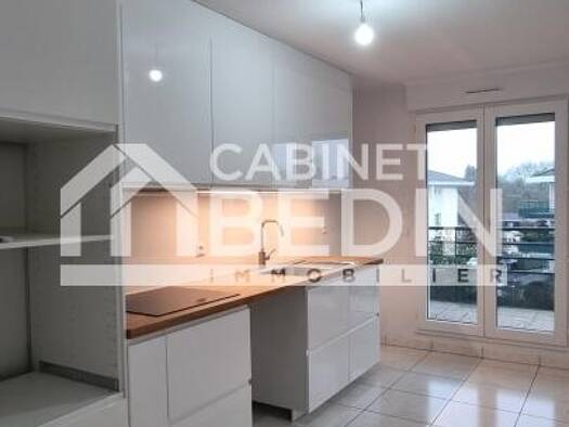 Appartement à louer 1 550 € 4 pièces 2 chambres 100 m² Étage 2/2 Gradignan 33170