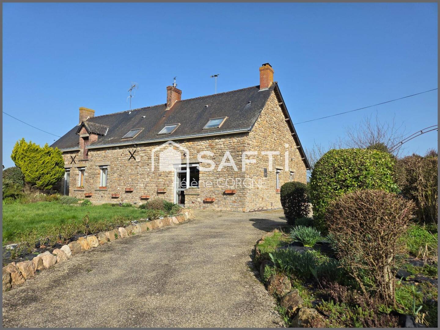 Maison à vendre, 187m², MARTIGNE FERCHAUD