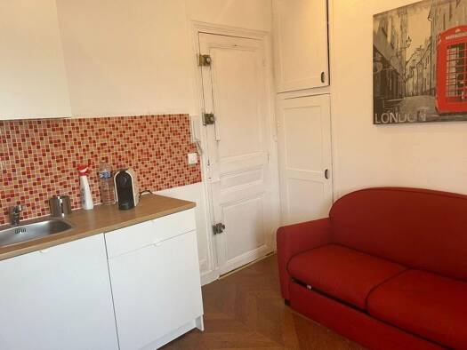 Appartement à louer - logement étudiant 700 € 1 pièce 13 m² 5ème étage Aubervilliers 93300