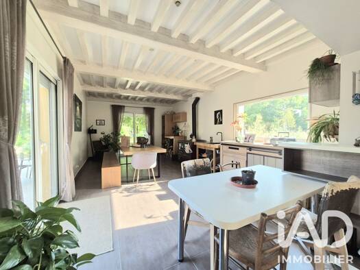 Maison à vendre 299 000 € 8 pièces 5 chambres 208 m² 27 574 m² de terrain Grézolles 42260