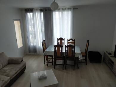 Appartement à louer 700 € 4 pièces 3 chambres 71 m² Ergue Armel Quimper 29000