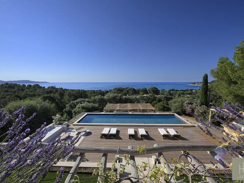 Maison à vendre, 370m², LA CROIX VALMER