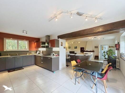 Maison à vendre 254 880 € 5 pièces 3 chambres 135 m² 798 m² de terrain Bourg-Charente 16200