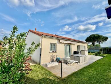 Maison de plain-pied à vendre 299 000 € 4 pièces 3 chambres 100 m² 565 m² de terrain Hlm Pont du Chateau 63430