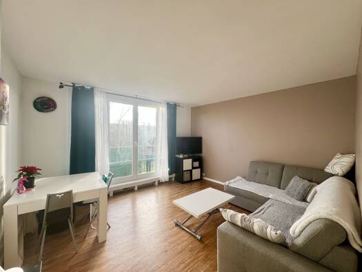 Appartement à vendre 189 000 € 3 pièces 2 chambres 59,72 m² Étage 3/3 Neauphle-le-Château 78640