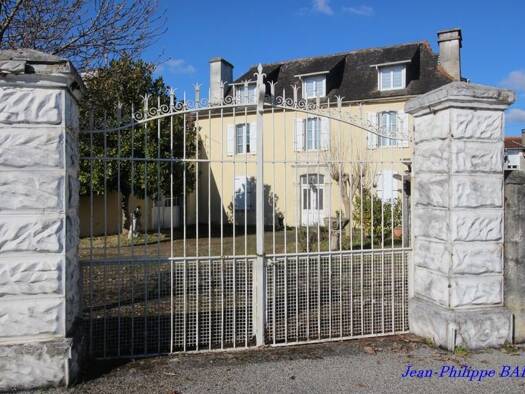 Maison à vendre 213 000 € 6 pièces 3 chambres 200 m² 1 475 m² de terrain Bénéjacq 64800